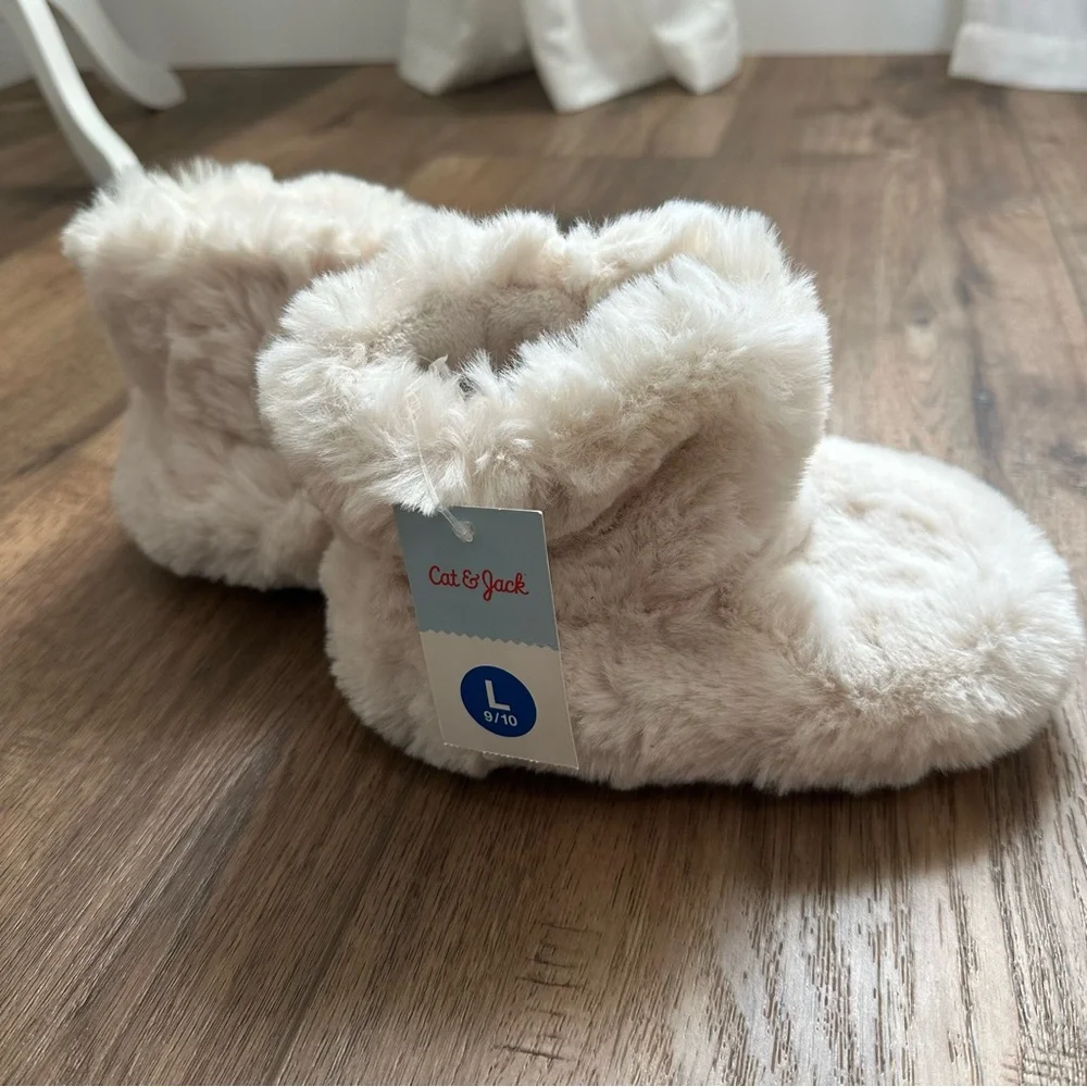NWT!‎ Cat & Jack Girl’s Booties, Slippers, Non-skid, Easy On, Faux Fur, L 9/10